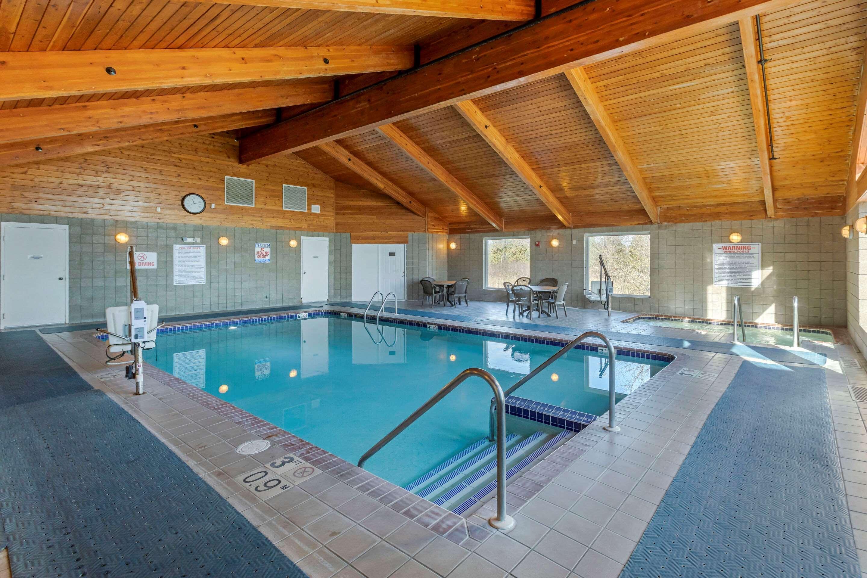 Comfort Inn & Suites Jackson - West Bend Luaran gambar